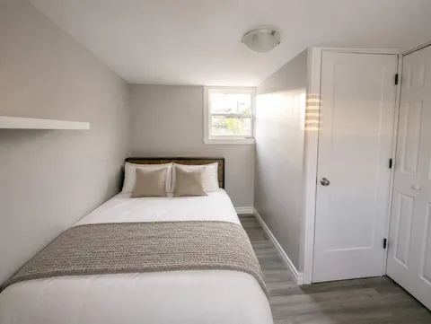 Fourth bedroom — New Luxury 4BR Plateau Stay