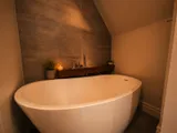 Full bathroom — Luxury 2BR Plateau Stay