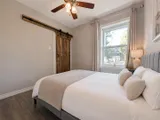 First bedroom — New Luxury 4BR Plateau Stay