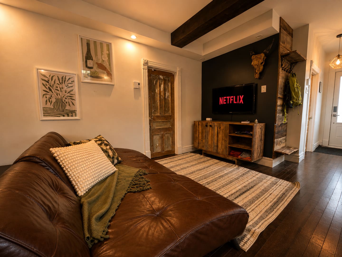 Living room — Luxury 2BR Plateau Stay